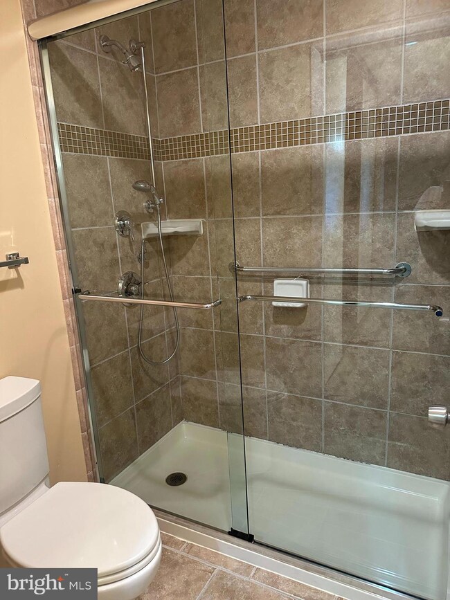 3500 Forest Edge Dr unit 3F, Silver Spring, MD 20906 - photo 4