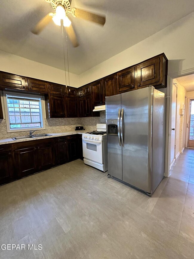 1906 Alabama St, El Paso, TX 79930 - photo 7