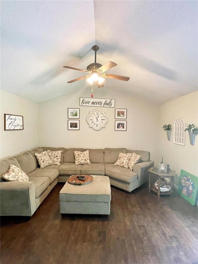 769 Cr 304, Poplar Bluff, MO 63901 - photo 2