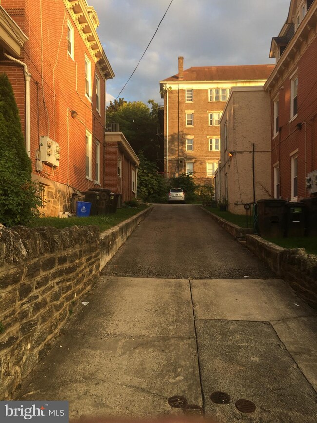 516 W Queen Ln, Philadelphia, PA 19144 - photo 2