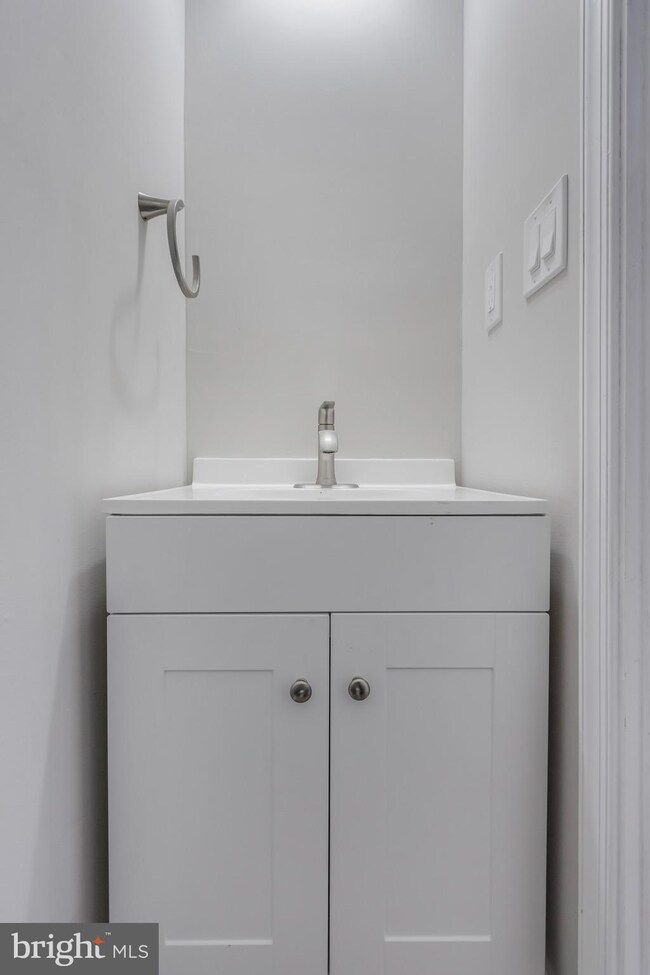 331 54th St NE, Washington, DC 20019 - photo 6