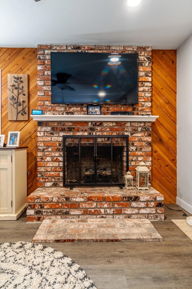 1741 W McComb Ave. Porterville-25