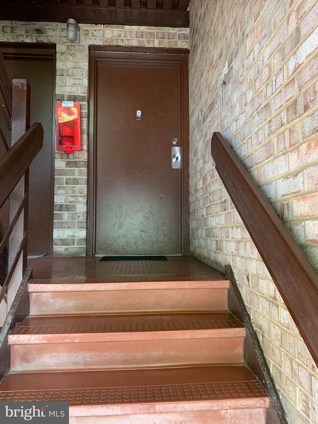 2259 Castle Rock Square unit 12C, Reston, VA 20191 - photo 2