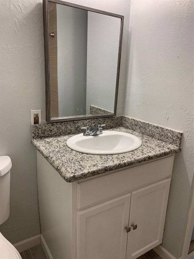 5220 Antha St unit 2, Houston, TX 77016 - photo 3