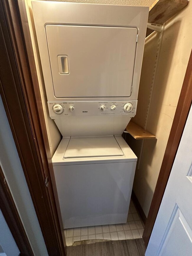 3506 Ivy Commons Dr unit 301, Raleigh, NC 27606 - photo 4