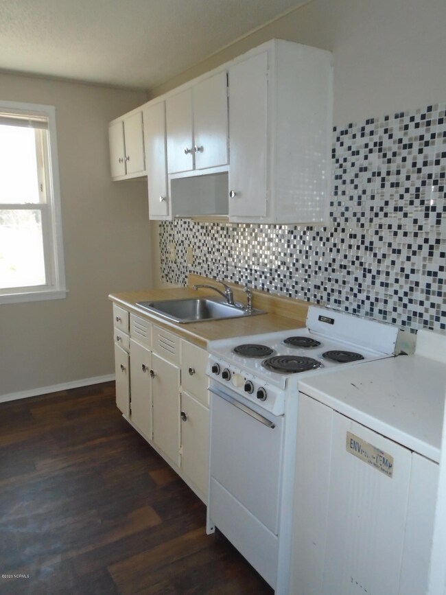 1250 Davis St, Jacksonville, NC 28540 - photo 6