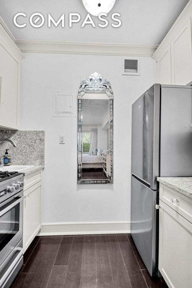 310 E 49th St unit 1E, New York, NY 10017 - photo 5