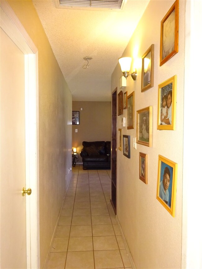 566 S 17th Ave, Yuma, AZ 85364 - photo 7