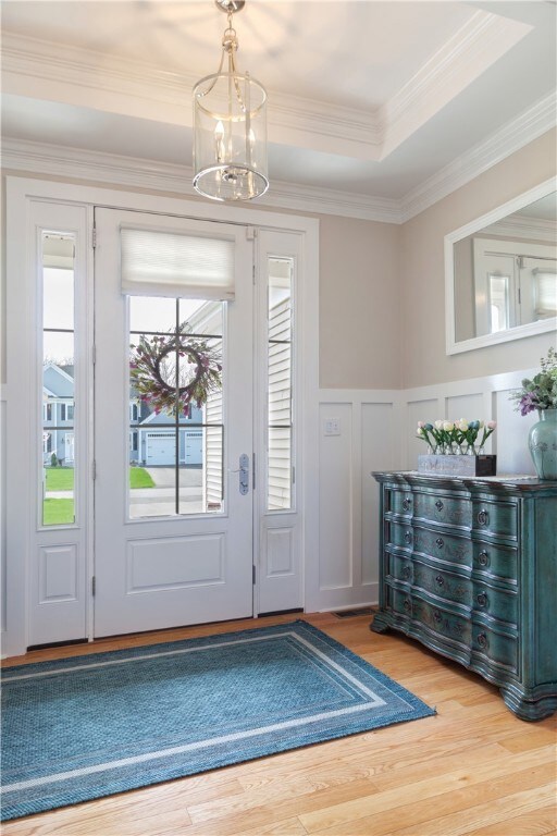 Tray Ceiling and Crown Molding