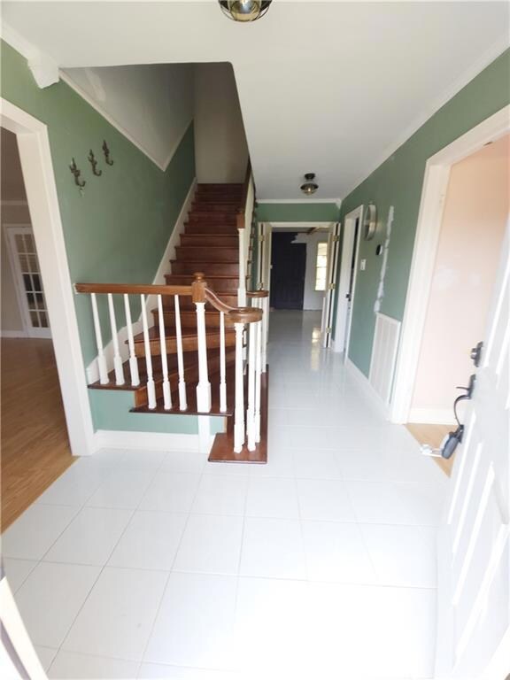 foyer/stairway