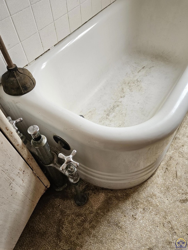 605 SW 6th Ave unit 609,611  sw 6th, Topeka, KS 66603 - photo 5