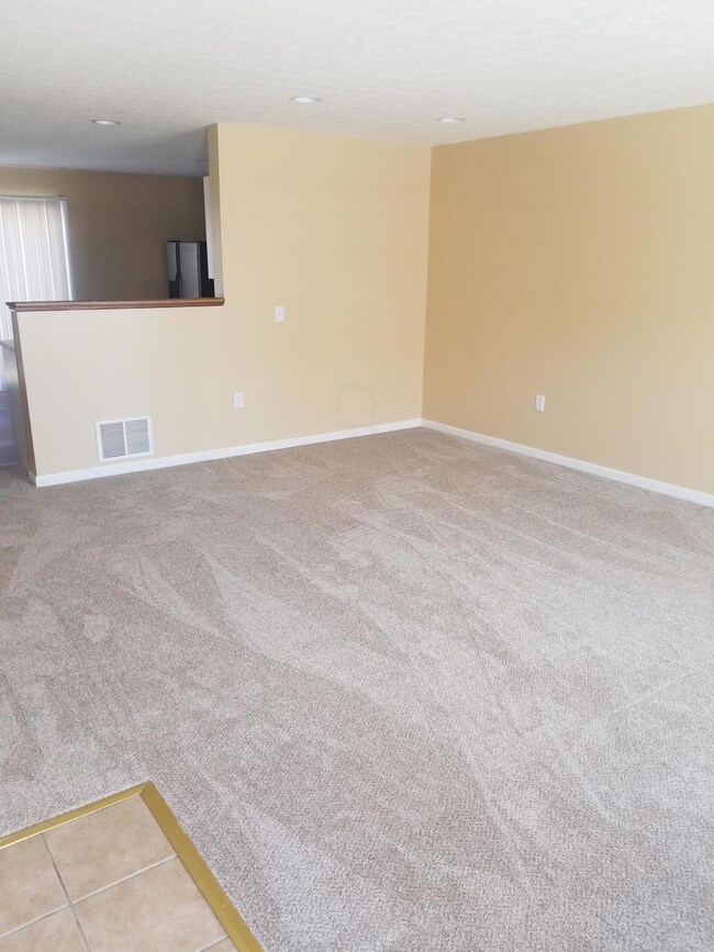 6518 Nottinghill Trail Dr, Canal Winchester, OH 43110 - photo 3