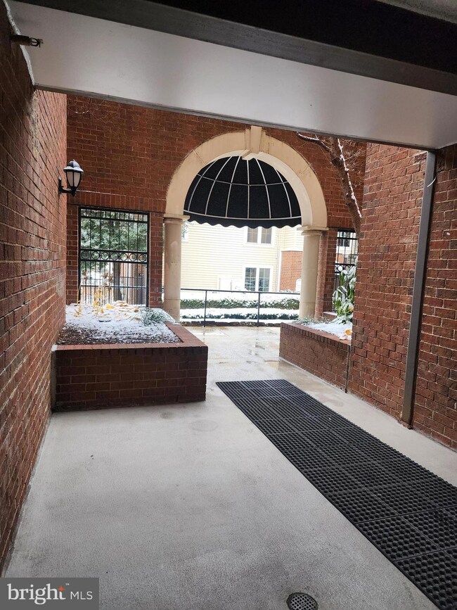 1504 Lincoln Way unit 119, McLean, VA 22102 - photo 4