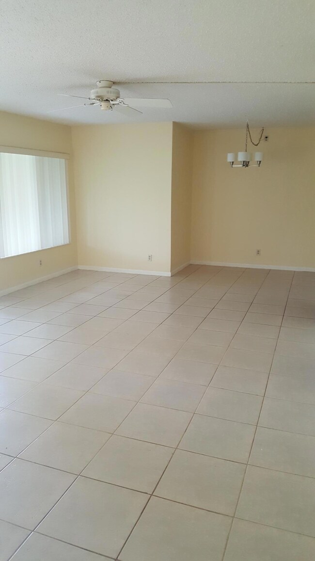 108 Lake Pine Cir unit B-1, Greenacres, FL 33463 - photo 2