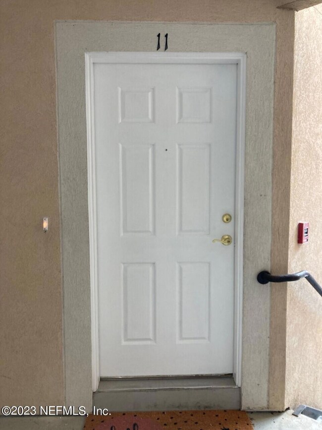 5101 Playpen Dr unit 11, Jacksonville, FL 32210 - photo 2