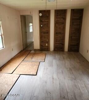 Living Room (2)