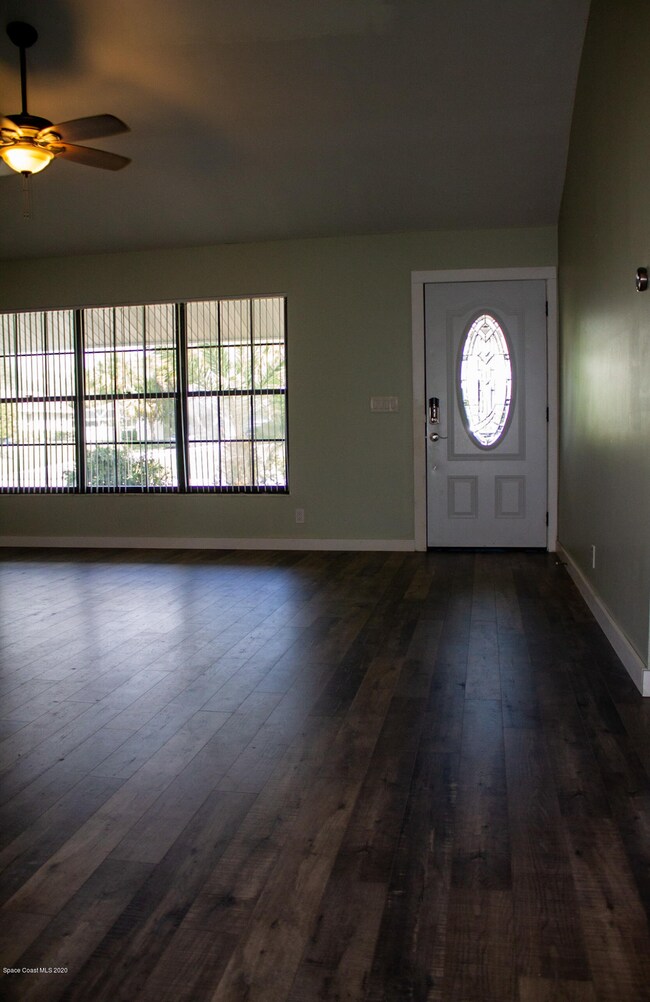 472 Rolling Hill Dr, Sebastian, FL 32958 - photo 6