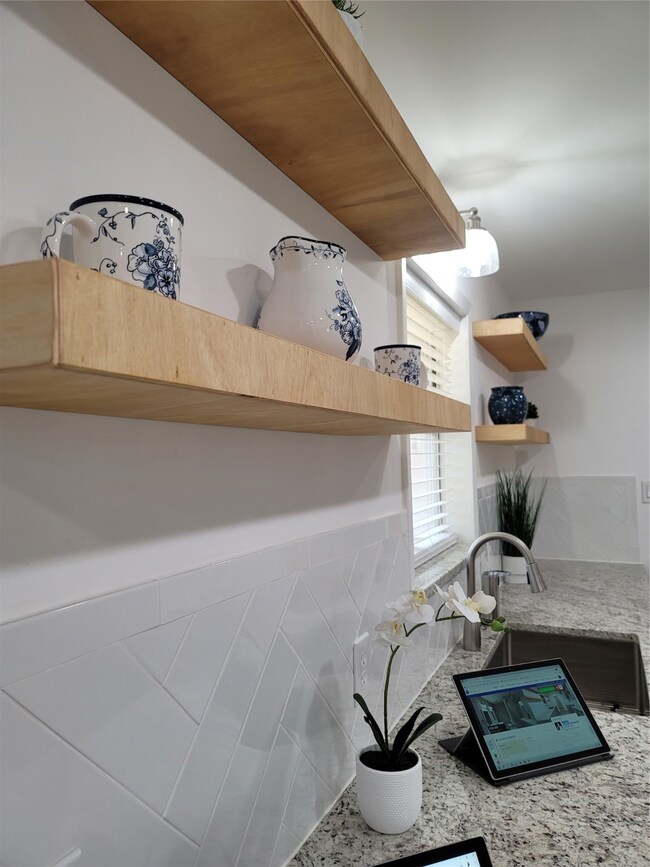 1114 Timber Ln, Rosenberg, TX 77471 - photo 3