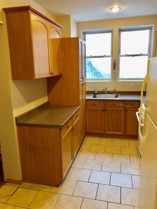 209.5 Warren St unit 1 (parlor), Jc, Downtown, NJ 07302 - photo 7