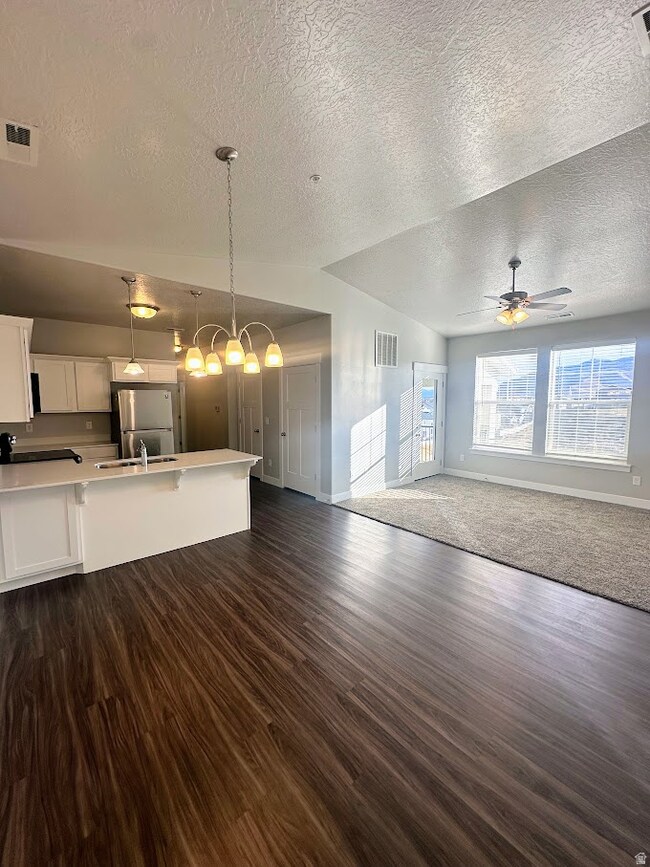 1831 W Newcastle Ln unit D302, Saratoga Springs, UT 84045 - photo 4