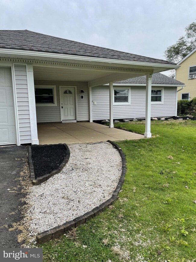 24 Bloomfield Ln, Willingboro, NJ 08046 - photo 2