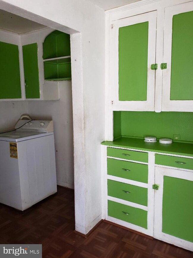 414 Howell Dr, New Castle, DE 19720 - photo 2