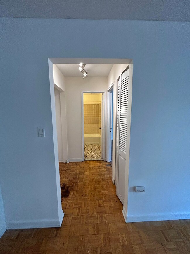 708 Boulevard E, Weehawken, NJ 07086 - photo 3