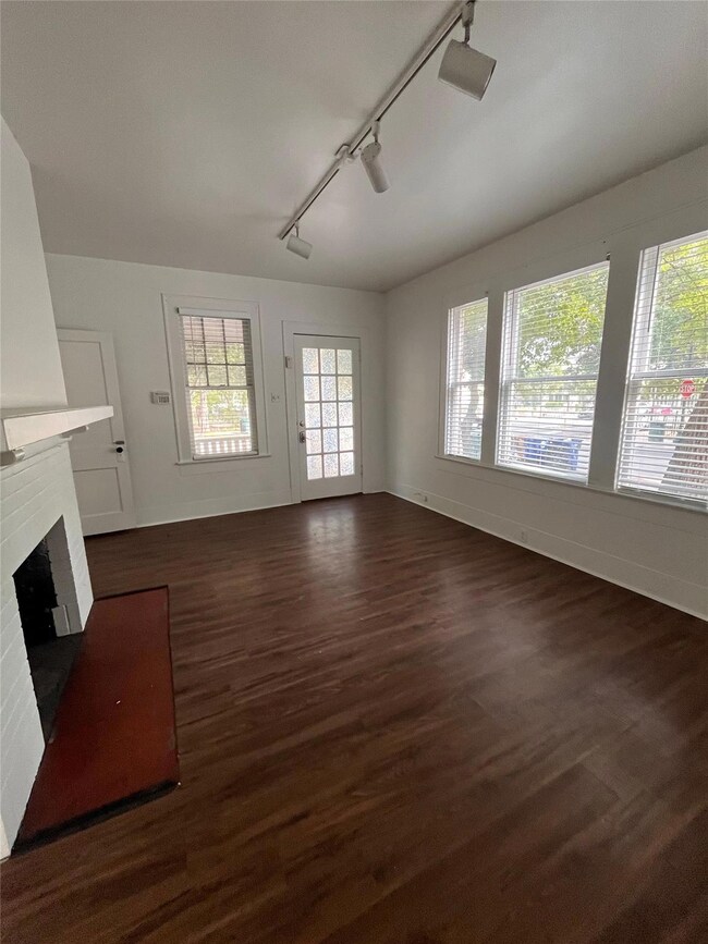 2200 Rio Grande St unit A, Austin, TX 78705 - photo 5