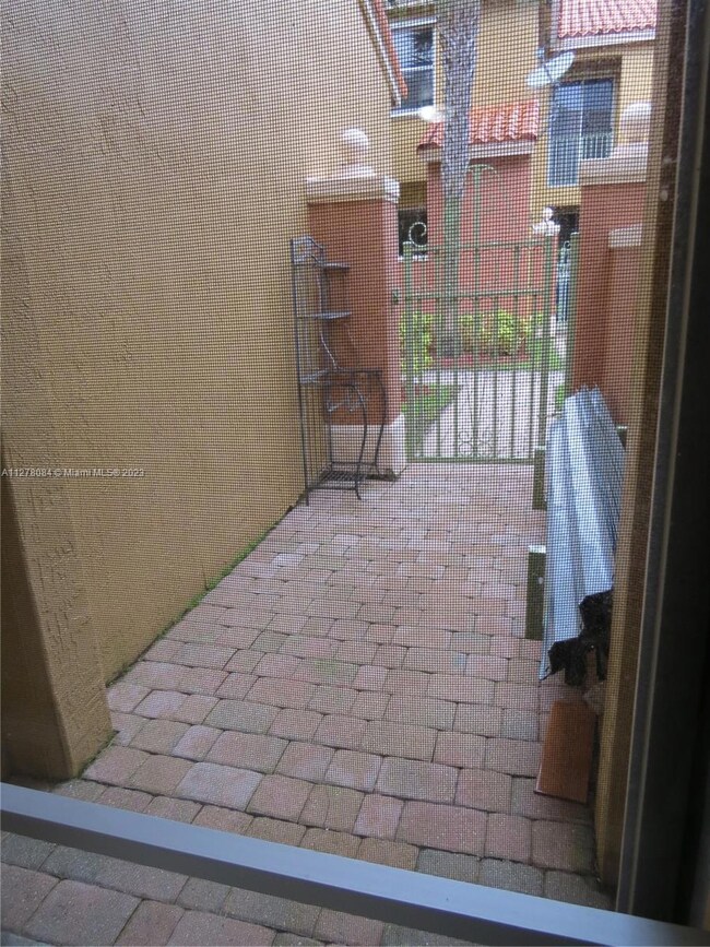 757 SW 107th Ave, Pembroke Pines, FL 33025 - photo 6