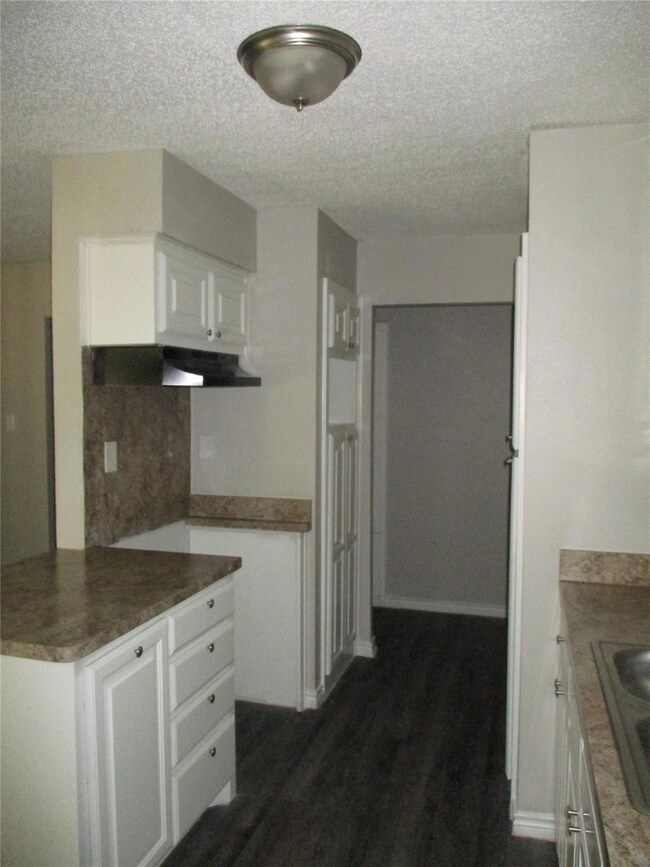 1107 Dora St, Bedford, TX 76022 - photo 3