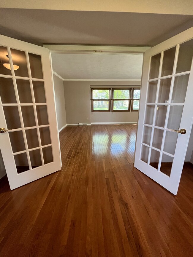 4740 Woodcrest Dr, Columbus, IN 47203 - photo 4