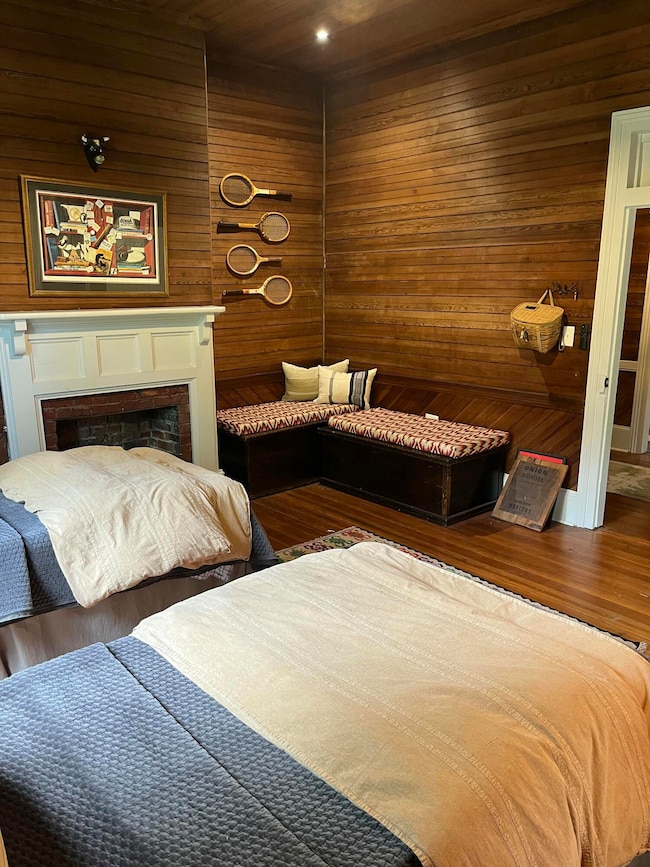 4 Front Left Bedroom