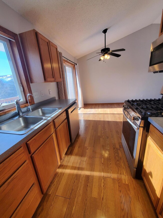 1852 Downing Ave, Shakopee, MN 55379 - photo 5