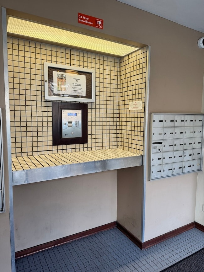 201 S Maple Ave unit 411, Oak Park, IL 60302 - photo 3