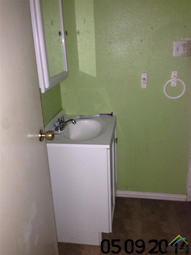 1506 Milam Dr, Tyler, TX 75701 - photo 5