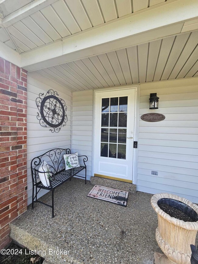 241 Highland Springs Dr, Mount Washington, KY 40047 - photo 5