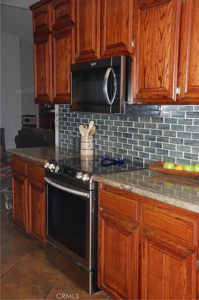 Electric stove with Microwave above