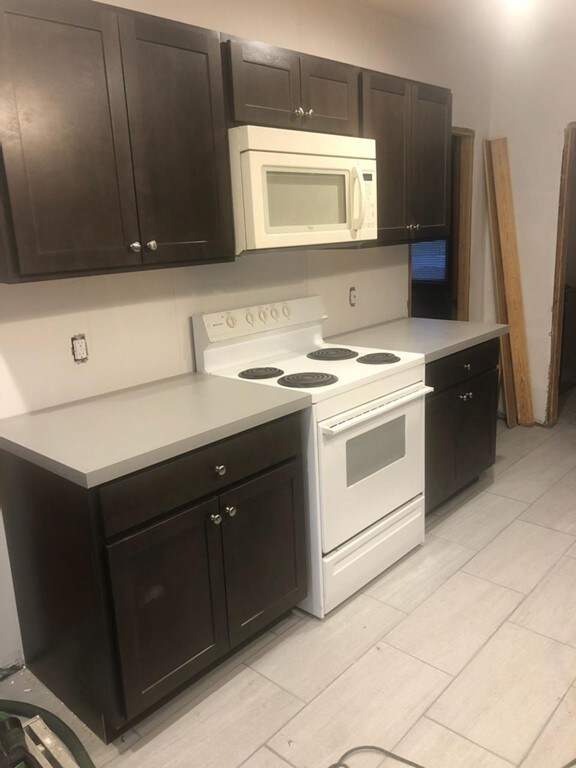 33 Washington St unit 1, Franklin, MA 02038 - photo 2