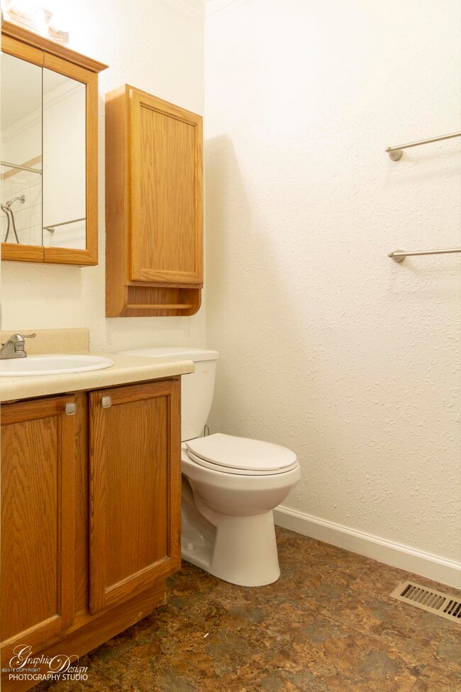 005 Bathroom-01