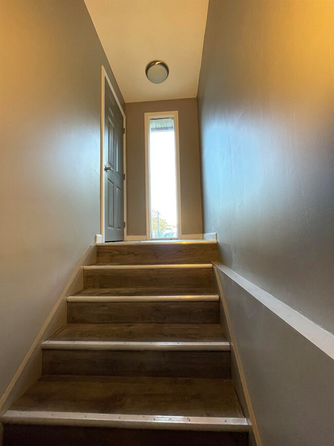 8 Concord Rd, Merrimack, NH 03054 - photo 4