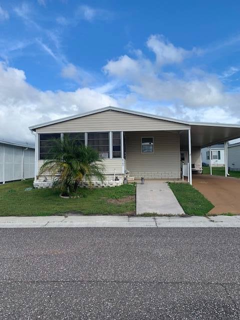 6162 Spring Lake Cir, Zephyrhills, FL 33540 - photo 2