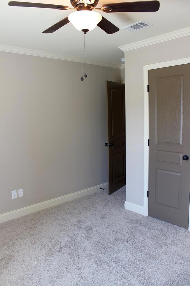 224 Golden Rod Cir, Adel, GA 31620 - photo 3