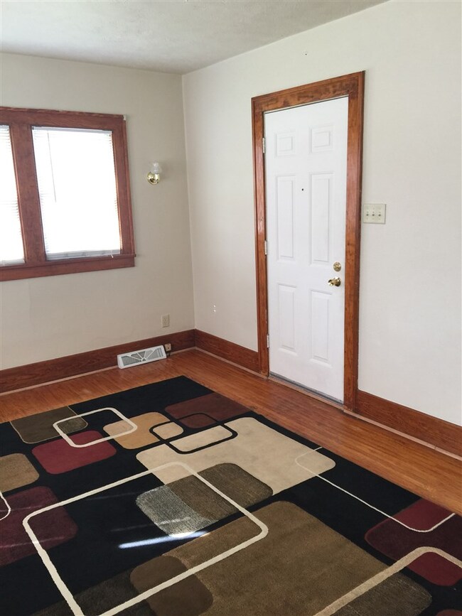 1300 W Lusher Ave, Elkhart, IN 46517 - photo 6