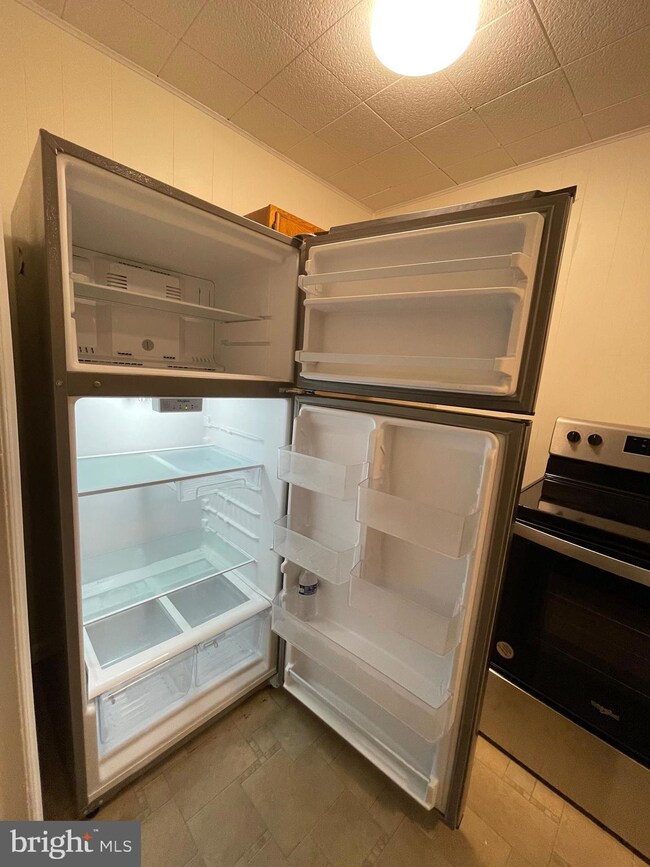 817 E 27th St, Wilmington, DE 19802 - photo 6