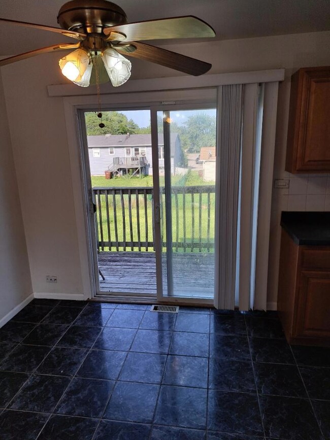 17701 Arlington Dr, Country Club Hills, IL 60478 - photo 3