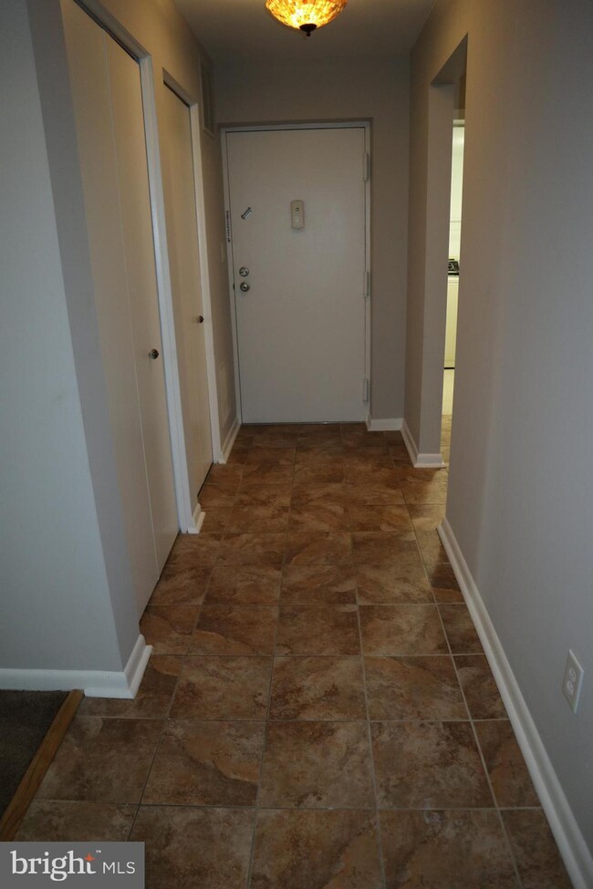 104 Castletown Rd unit 302, Lutherville Timonium, MD 21093 - photo 7