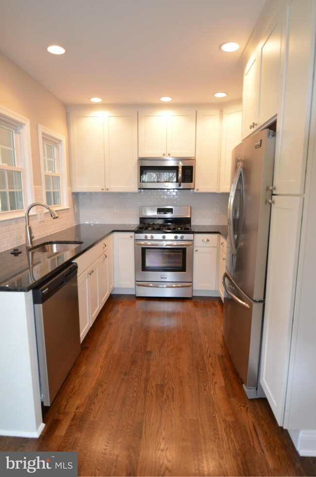 1204 Kingwood Dr, Takoma Park, MD 20912 - photo 4