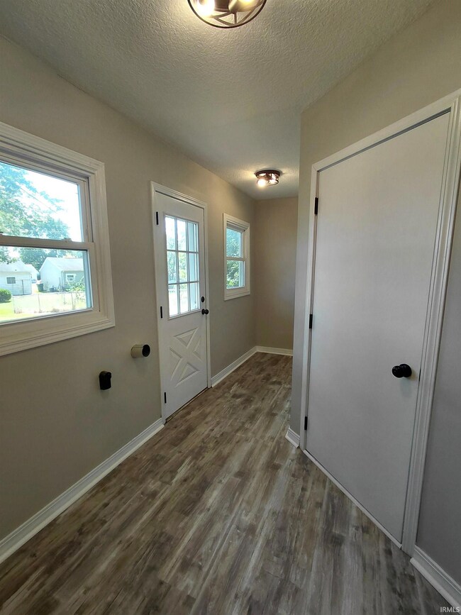 627 E Pine St, Muncie, IN 47303 - photo 7