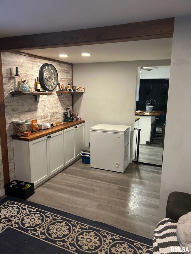 2414 E Devonshire Rd, Springfield, IL 62703 - photo 6