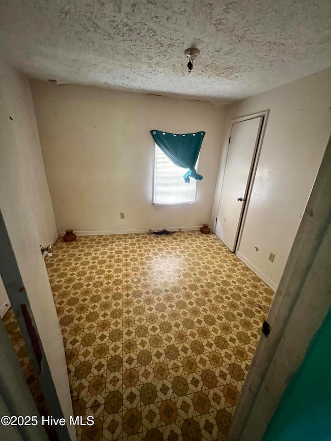 505 W Institute St, Chadbourn, NC 28431 - photo 7